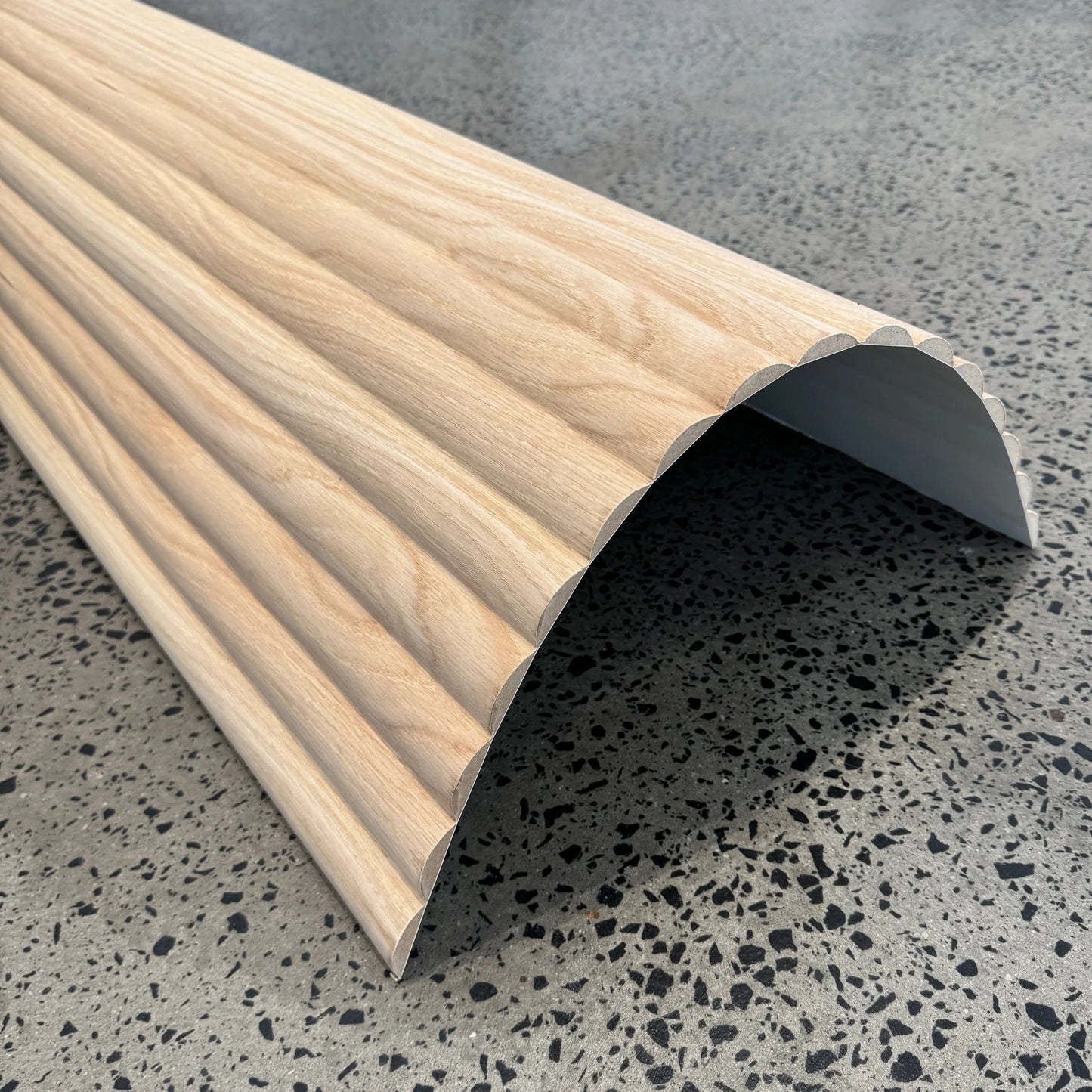 WOODFLEX® FLOW Flexible Wooden Wall Panel - Oak Veneer - 2700mm x 600mm - Half Round 37.5mm