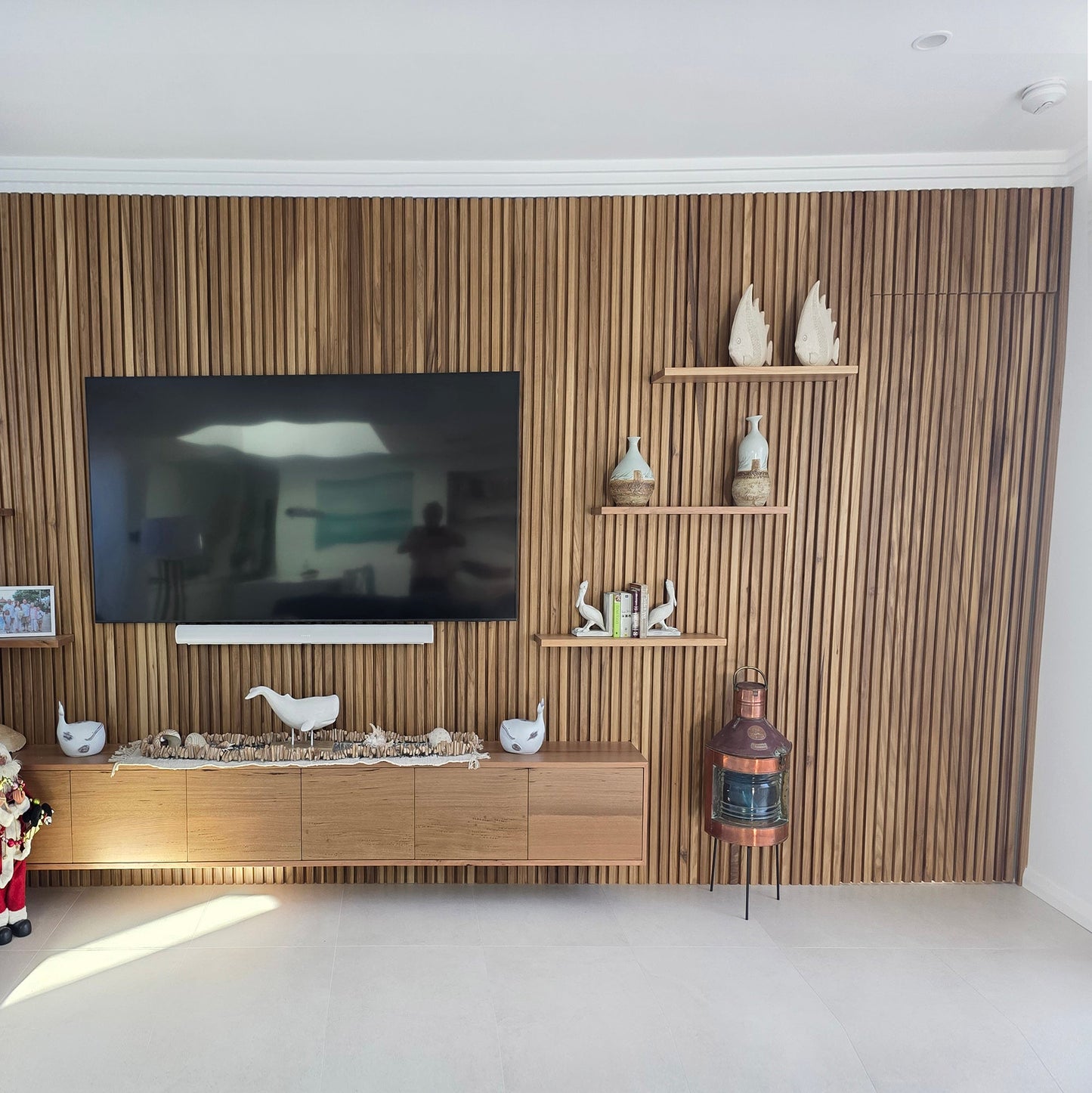 WOODFLEX Outdoor & Indoor Solid Hard Wood Slat Wall Ceiling Pool Fence Cladding - Oak - 2700mm x 545mm