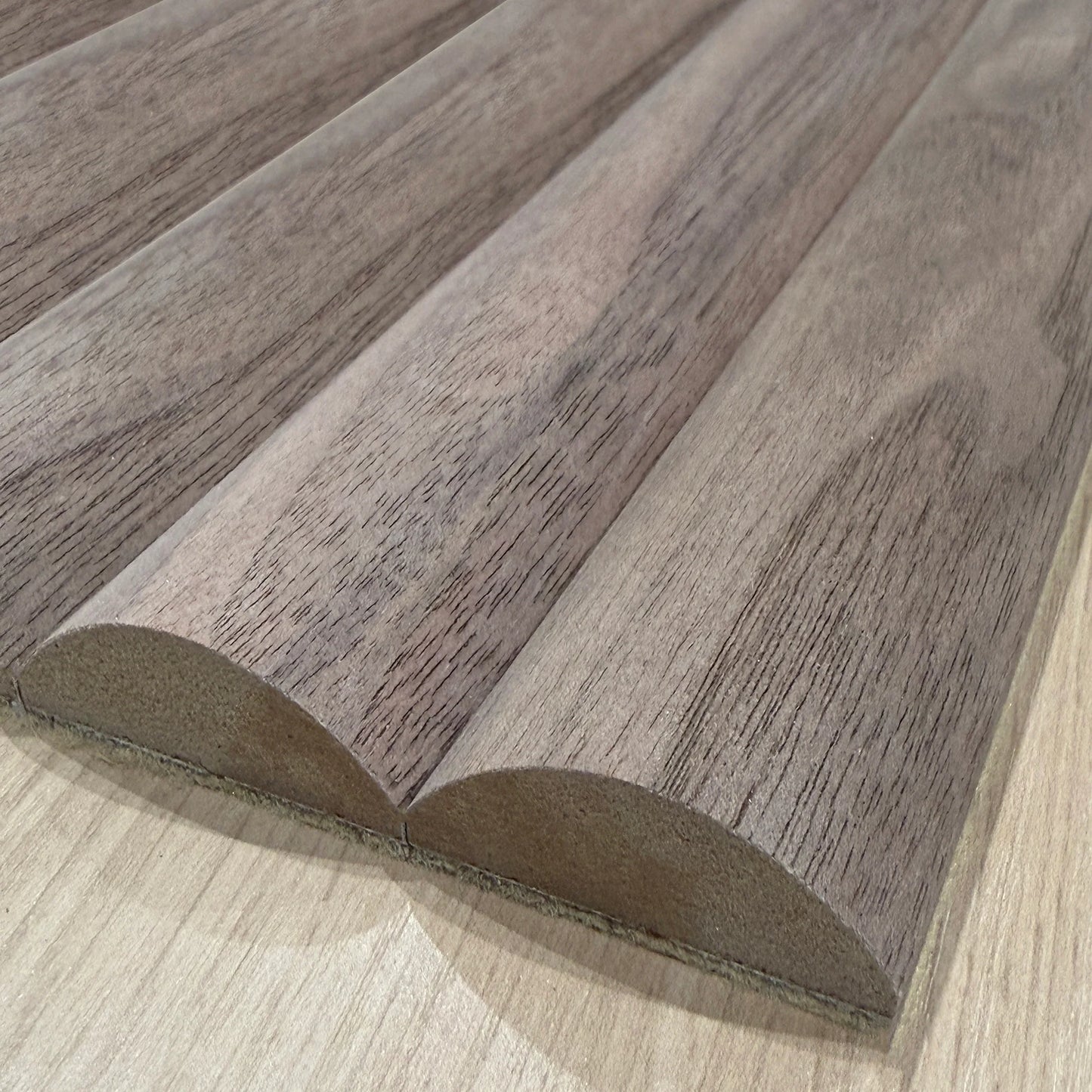 WOODFLEX FLEXIBLE HALF ROUND 37mm WALNUT - SAMPLE