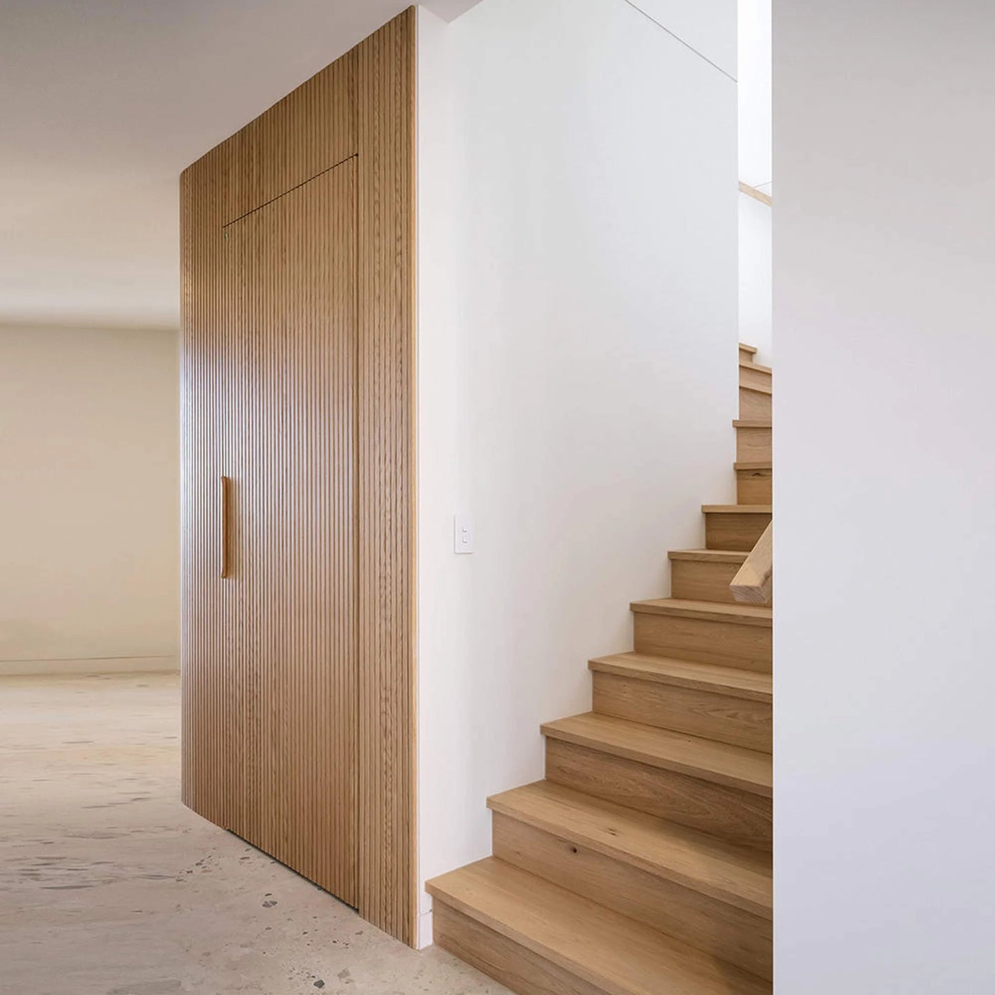 WOODFLEX Flexible Wooden Slat Wall Panel - Oak Veneer - 2700mm x 600mm - Trapezium