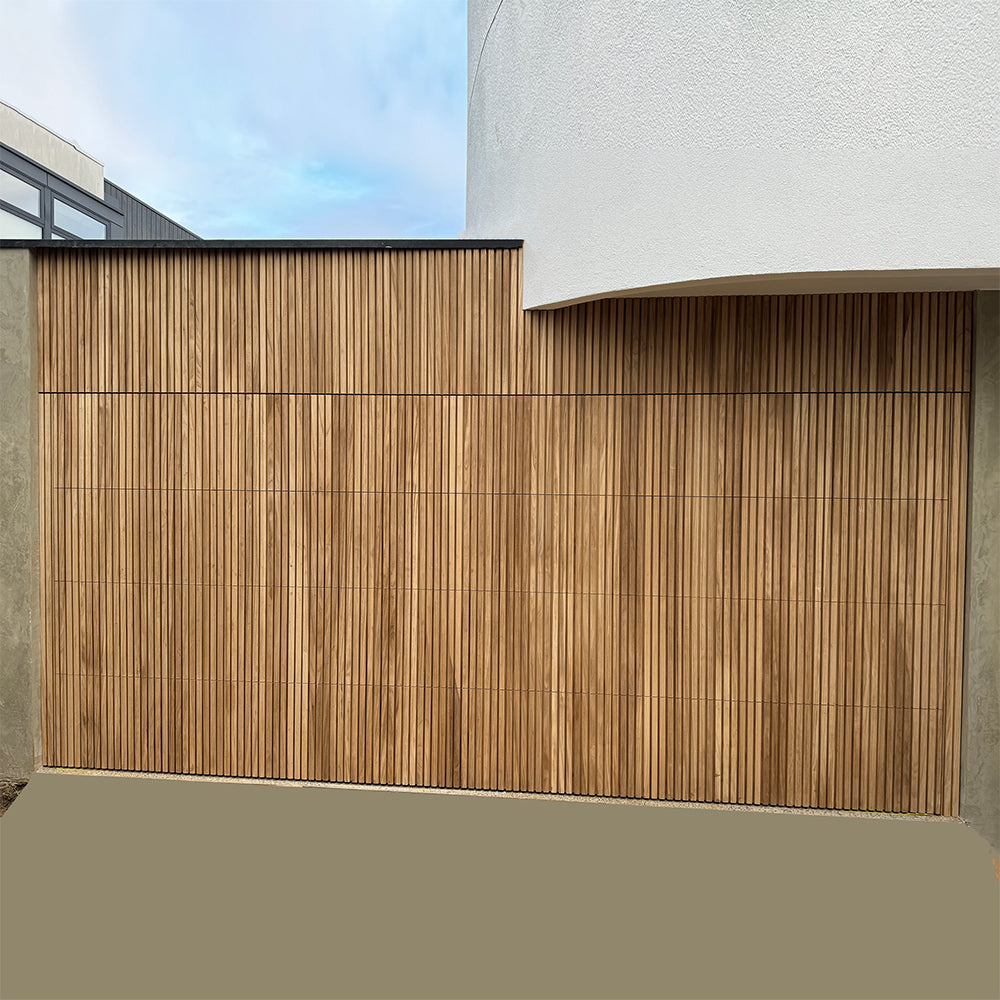 WOODFLEX Outdoor & Indoor Solid Hard Wood Slat Wall Ceiling Pool Fence Cladding - Oak - 2700mm x 545mm