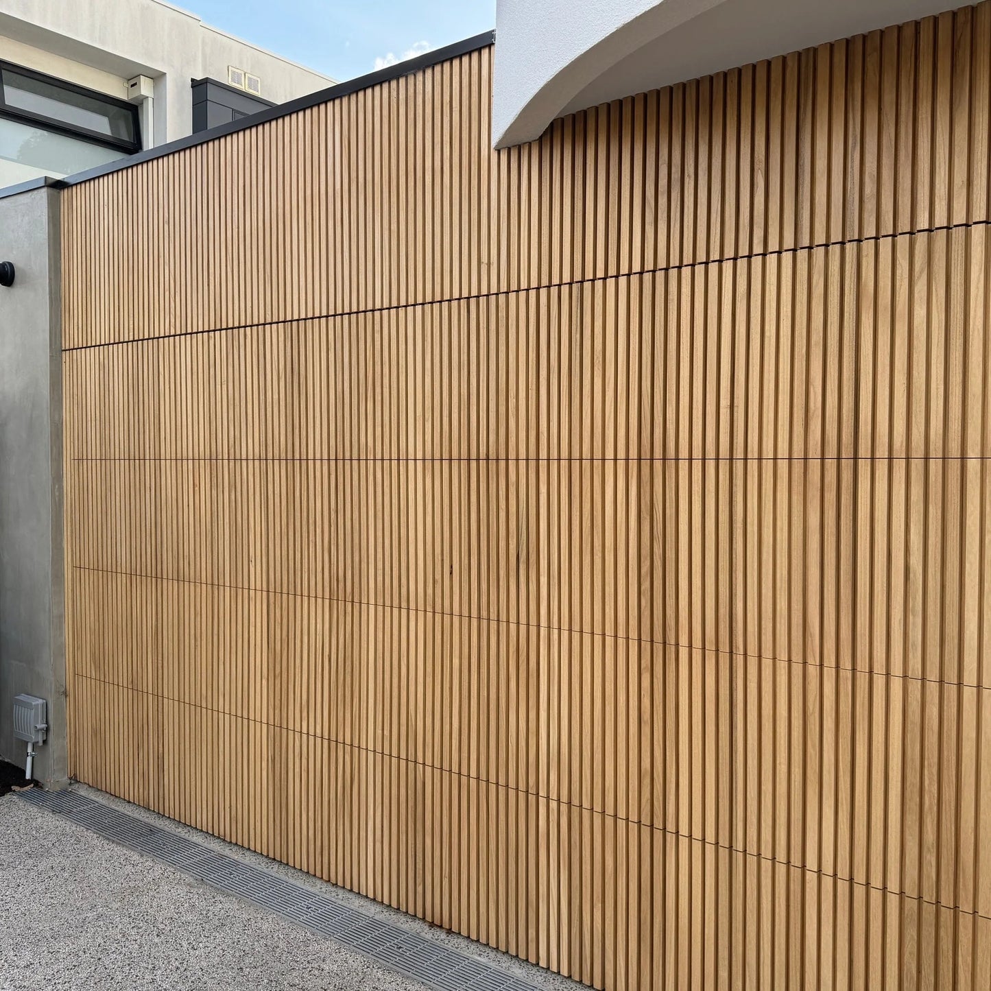 WOODFLEX Outdoor & Indoor Solid Hard Wood Slat Wall Ceiling Pool Fence Cladding - Paulownia - 3000mm x 545mm