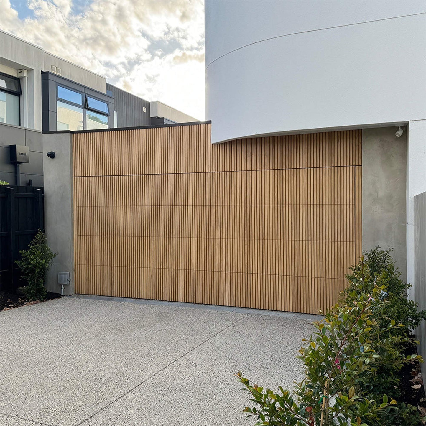 WOODFLEX Outdoor & Indoor Solid Hard Wood Slat Wall Ceiling Pool Fence Cladding - Paulownia - 3000mm x 545mm